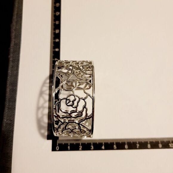 Brand New Top Fashion Sterling Silver Rose Pattern Bracelet - Picture 4 of 5